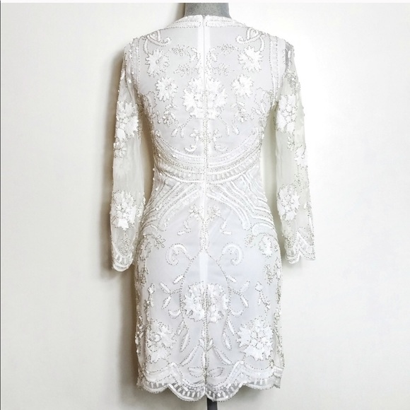 Exotic elegant white dress with embellishment - Picture 3 of 7